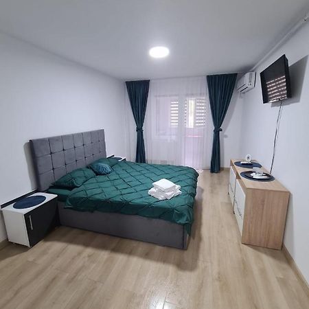 Garsoniera Luxury Lorena Piteşti Exteriér fotografie